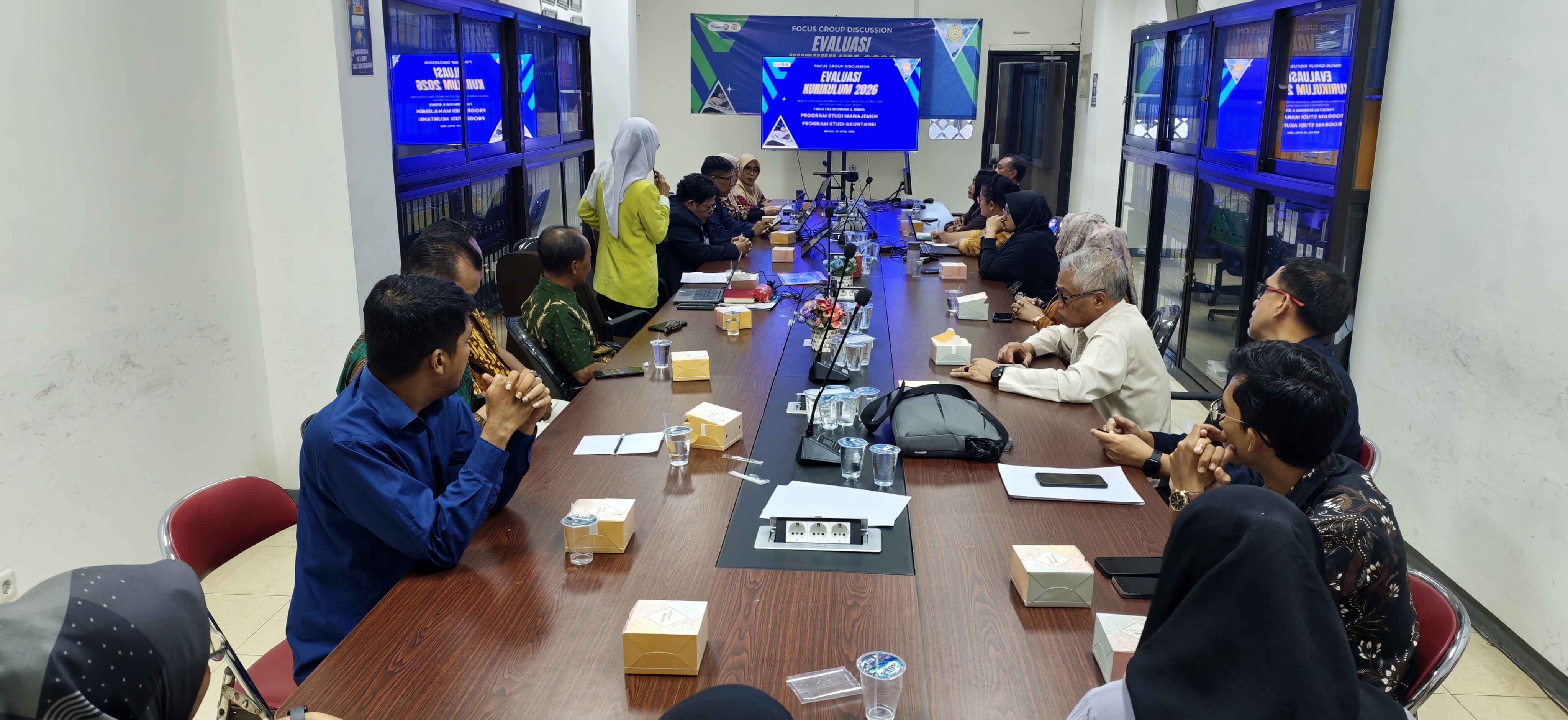 Rapat Evaluasi Kurikulum Tahun Akademik Genap 2025/2026