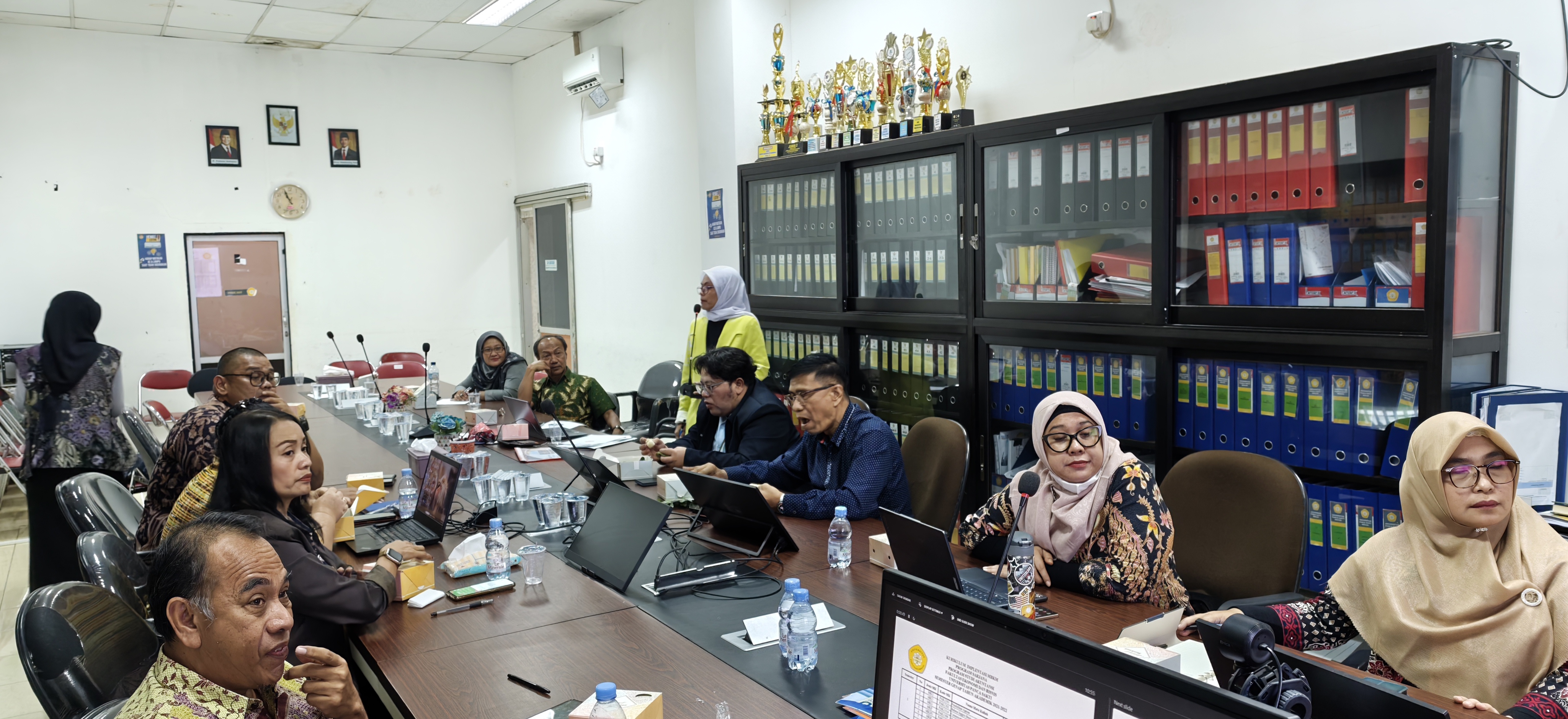 Rapat Evaluasi Kurikulum Tahun Akademik Genap 2025/2026