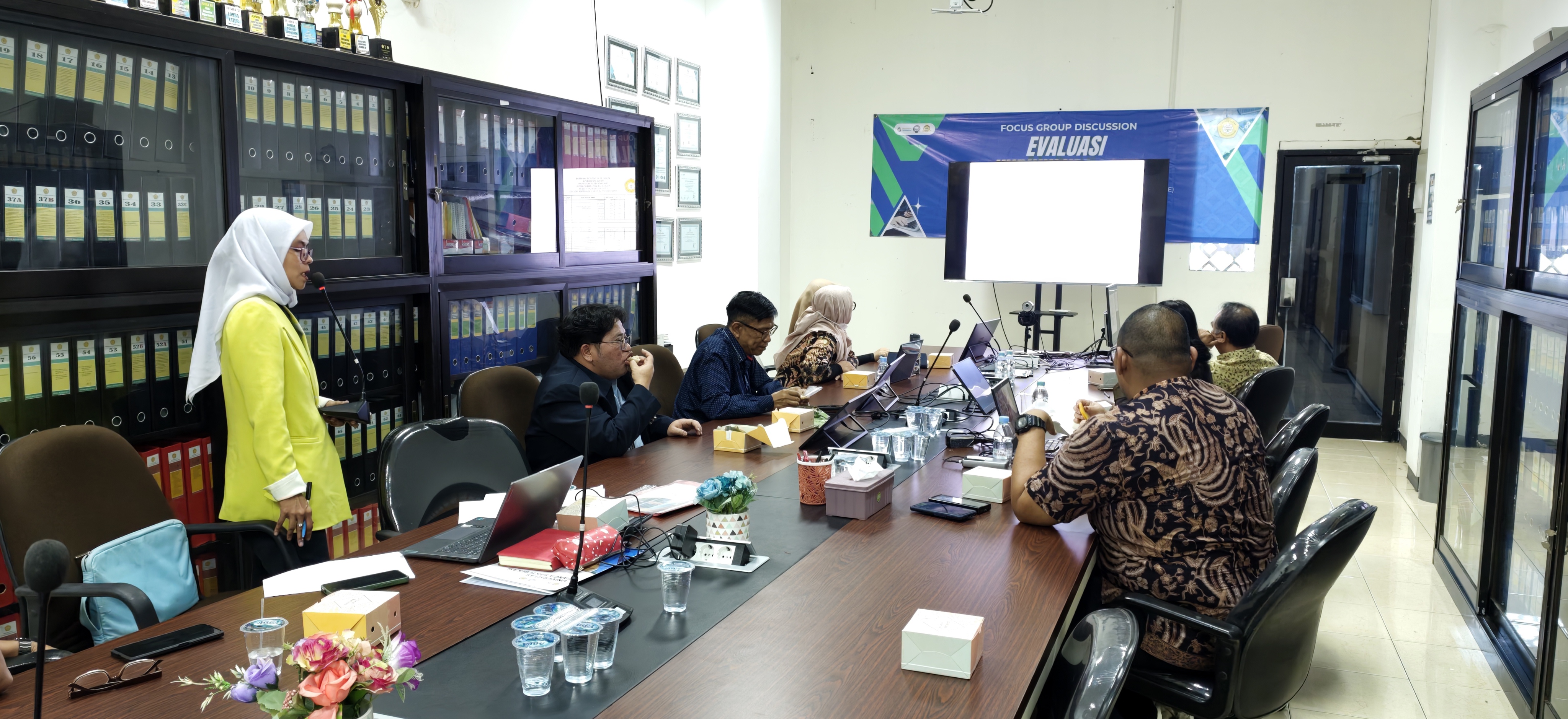 Rapat Evaluasi Kurikulum Tahun Akademik Genap 2025/2026