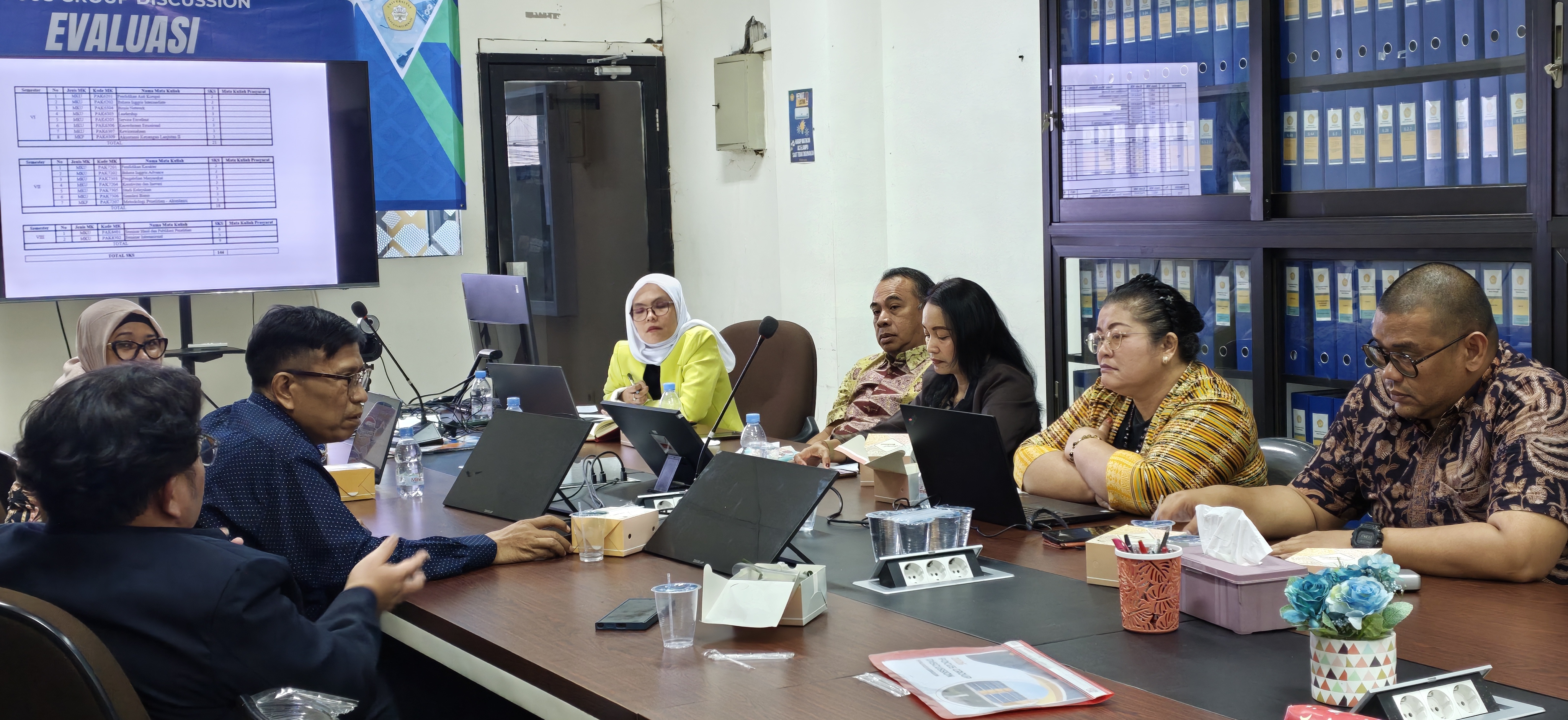 Rapat Evaluasi Kurikulum Tahun Akademik Genap 2025/2026