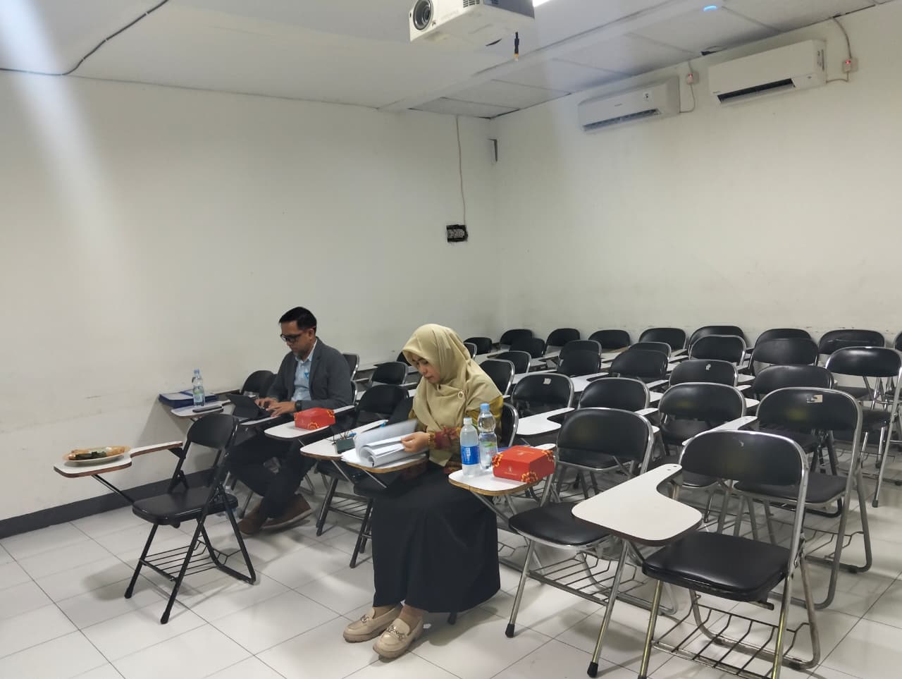 Sidang Skripsi Manajemen Semester Genap 2025/2026 Gelombang I